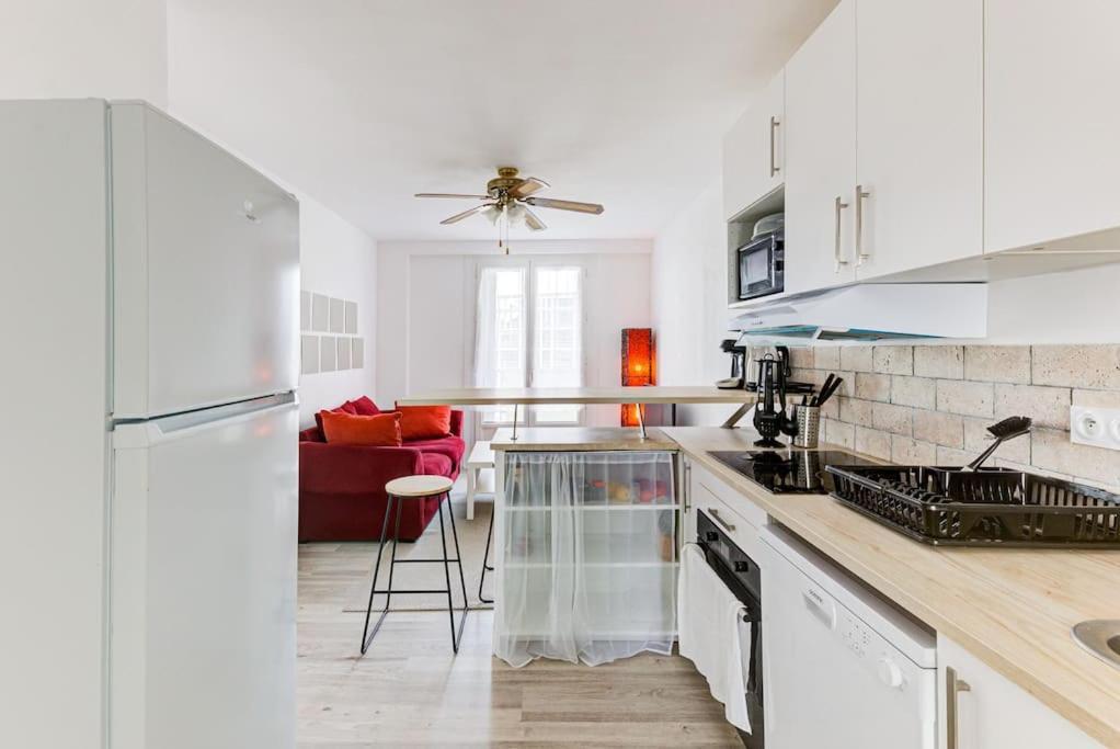 Pensión Le Central - Chambre Privative Avec Salon Et Terrasse Privee